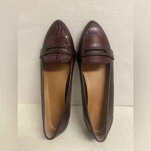 Vionic Savannah Burgundy Croc-Embossed Leather Pointed Loafers